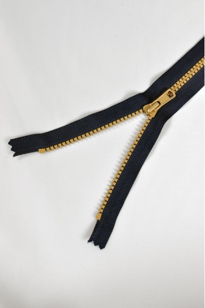 ZIP002 3號拉鏈 仿金銅開尾拉鏈   樹脂膠牙拉鏈      不設單獨拉鍊訂購 側面照